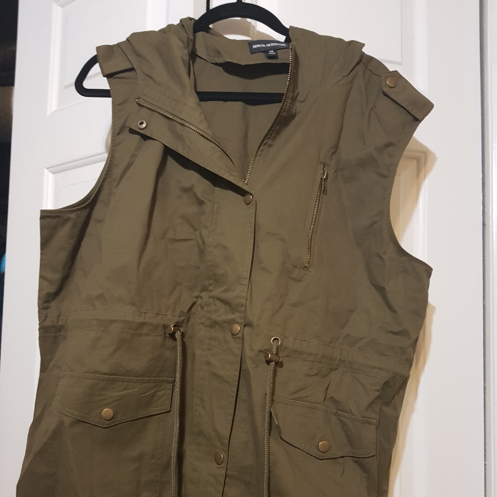 Hooded vest